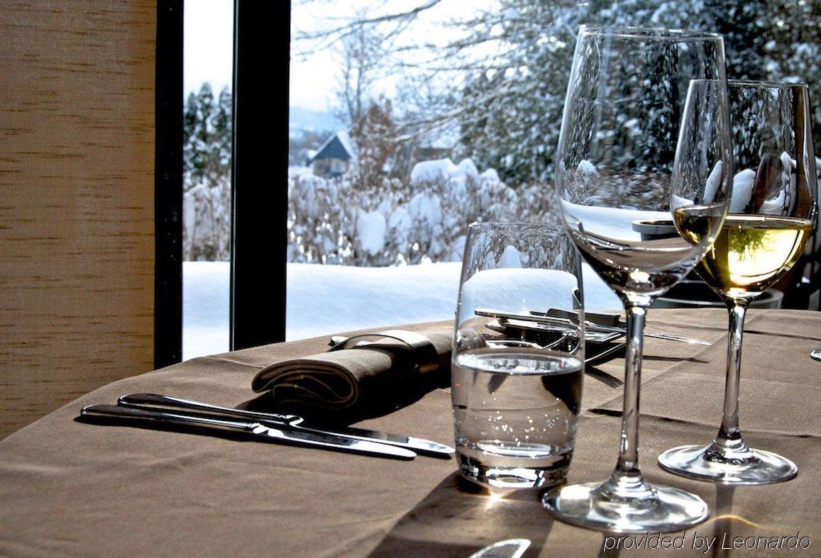 Hostellerie Les Chevreuils Lausanne Restaurant foto